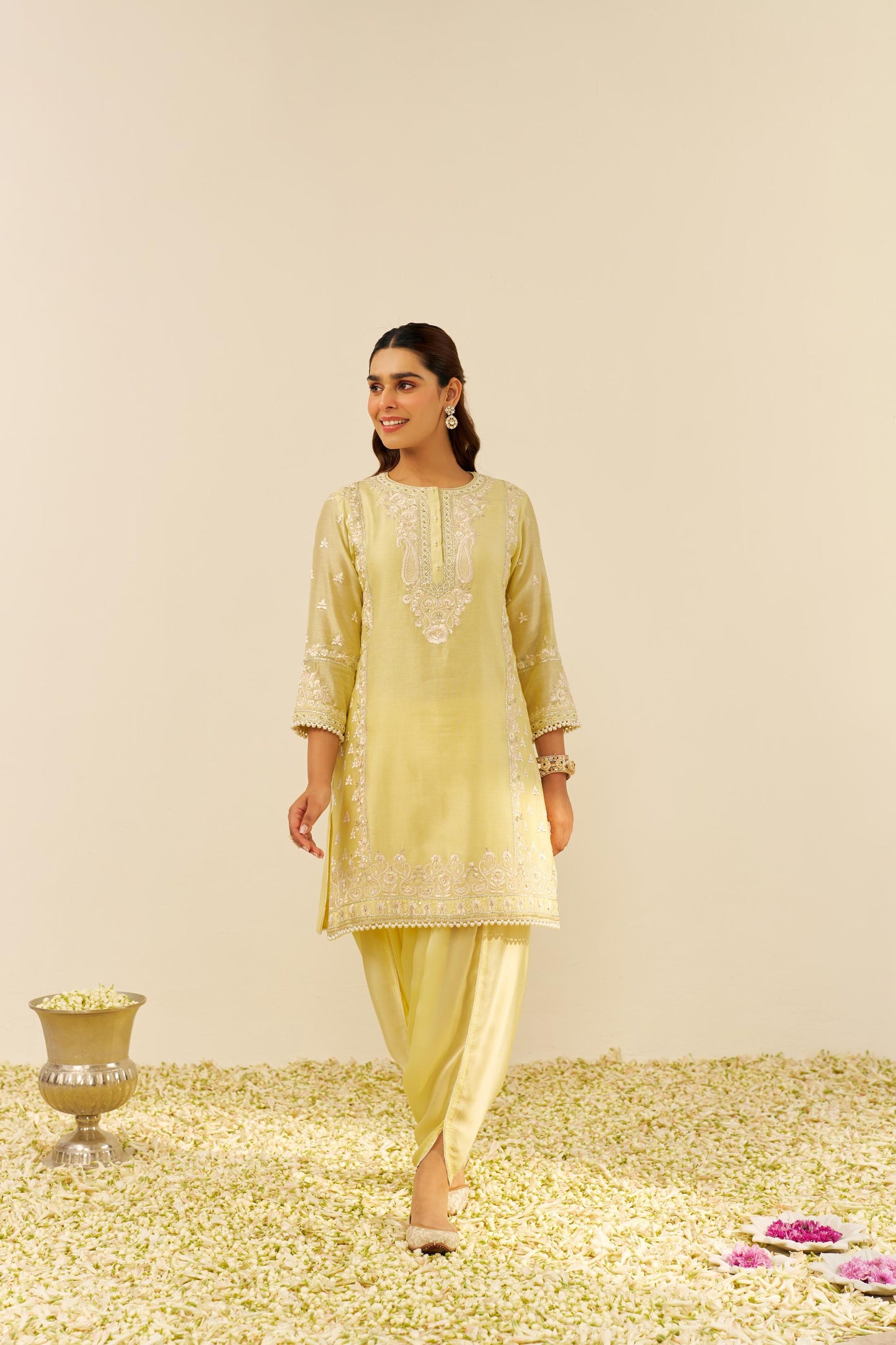 ZAISHA - SHORT KURTA WITH DHOTI