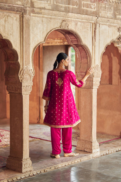 INAAYAT - CHAUGA WITH SALWAR