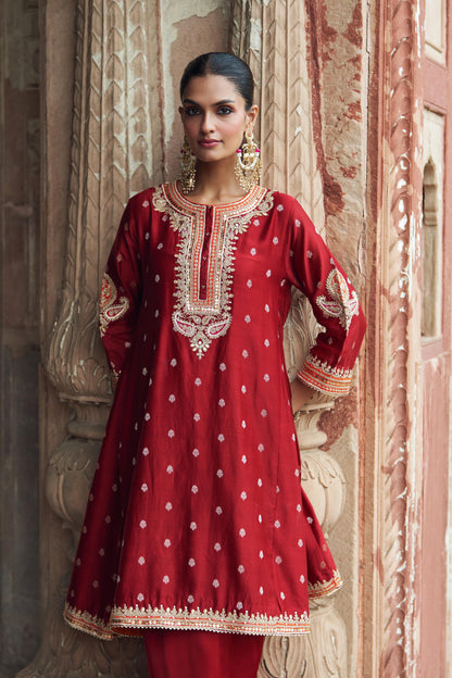 INAAYAT - CHAUGA WITH SALWAR