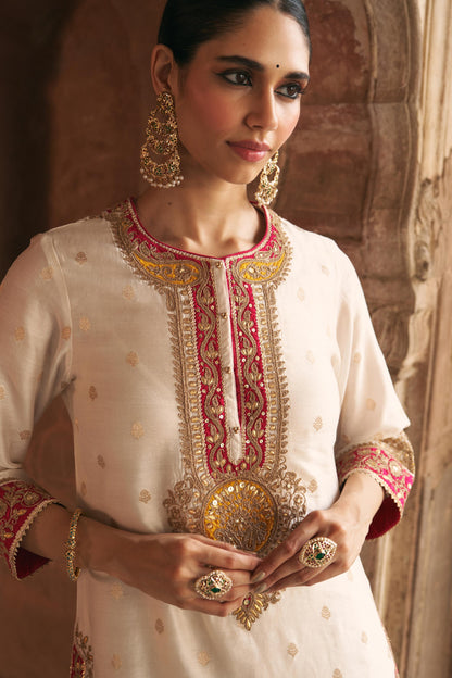 ANILA - SHORT KURTA WITH SALWAR