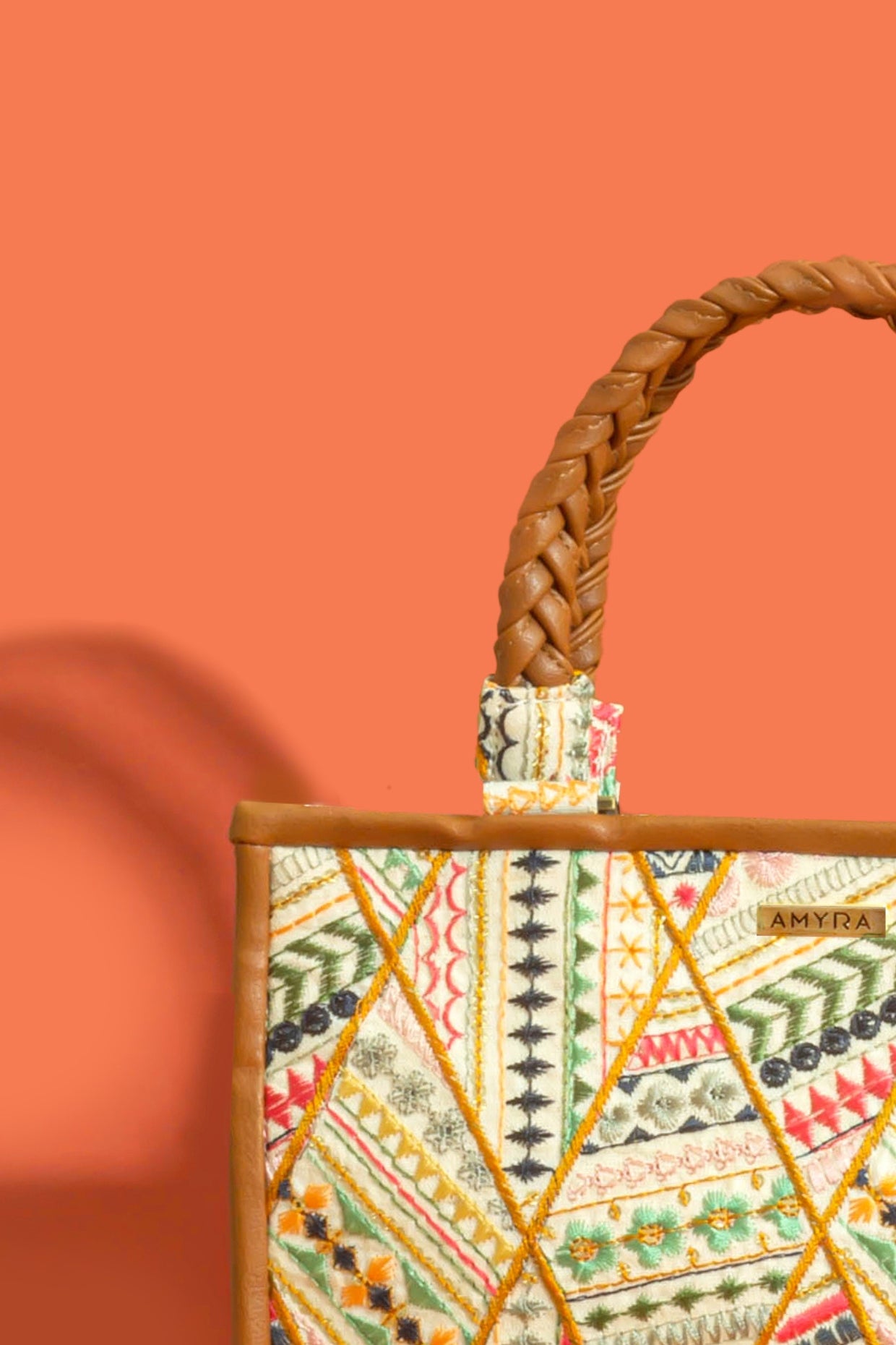 VRITTI EMBROIDERED HANDBAG - MULTICOLOR