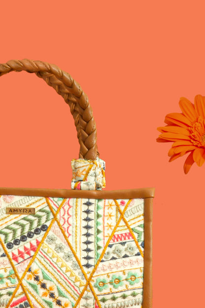 VRITTI EMBROIDERED HANDBAG - MULTICOLOR