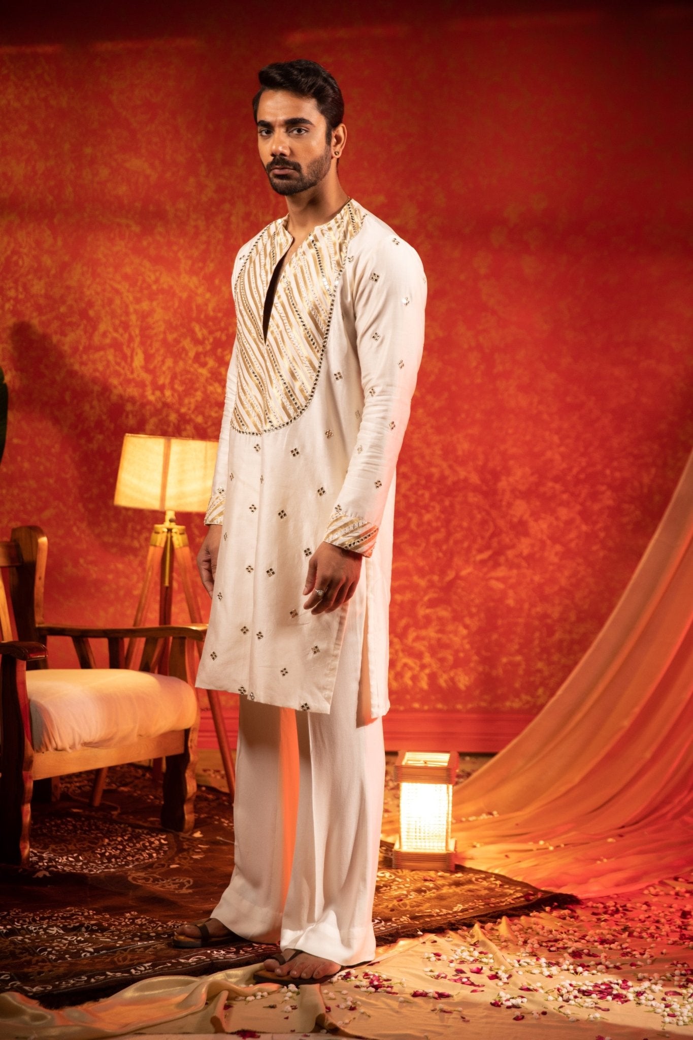 BANARASI YOKE KURTA SET - White Maison de Couture