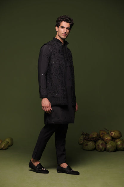 CHITTA BLACK JACKET KURTA SET WITH TROUSER - White Maison de Couture