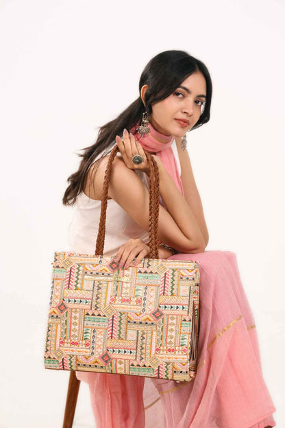 CORA EMBROIDERED MULTICOLOR BOX TOTE BAG - White Maison de Couture