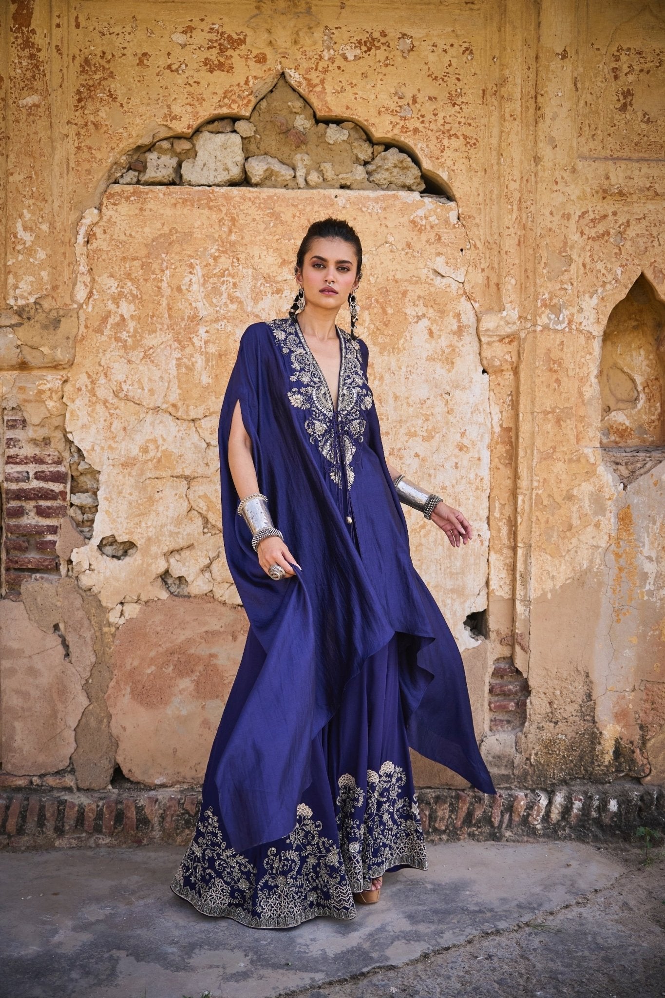 EMBROIDERED CAPE WITH SHARARA - White Maison de Couture