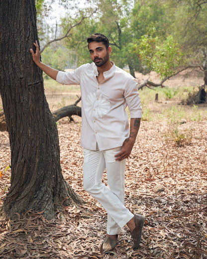 FLOWER APPLIQUÉ LINEN SHIRT - White Maison de Couture