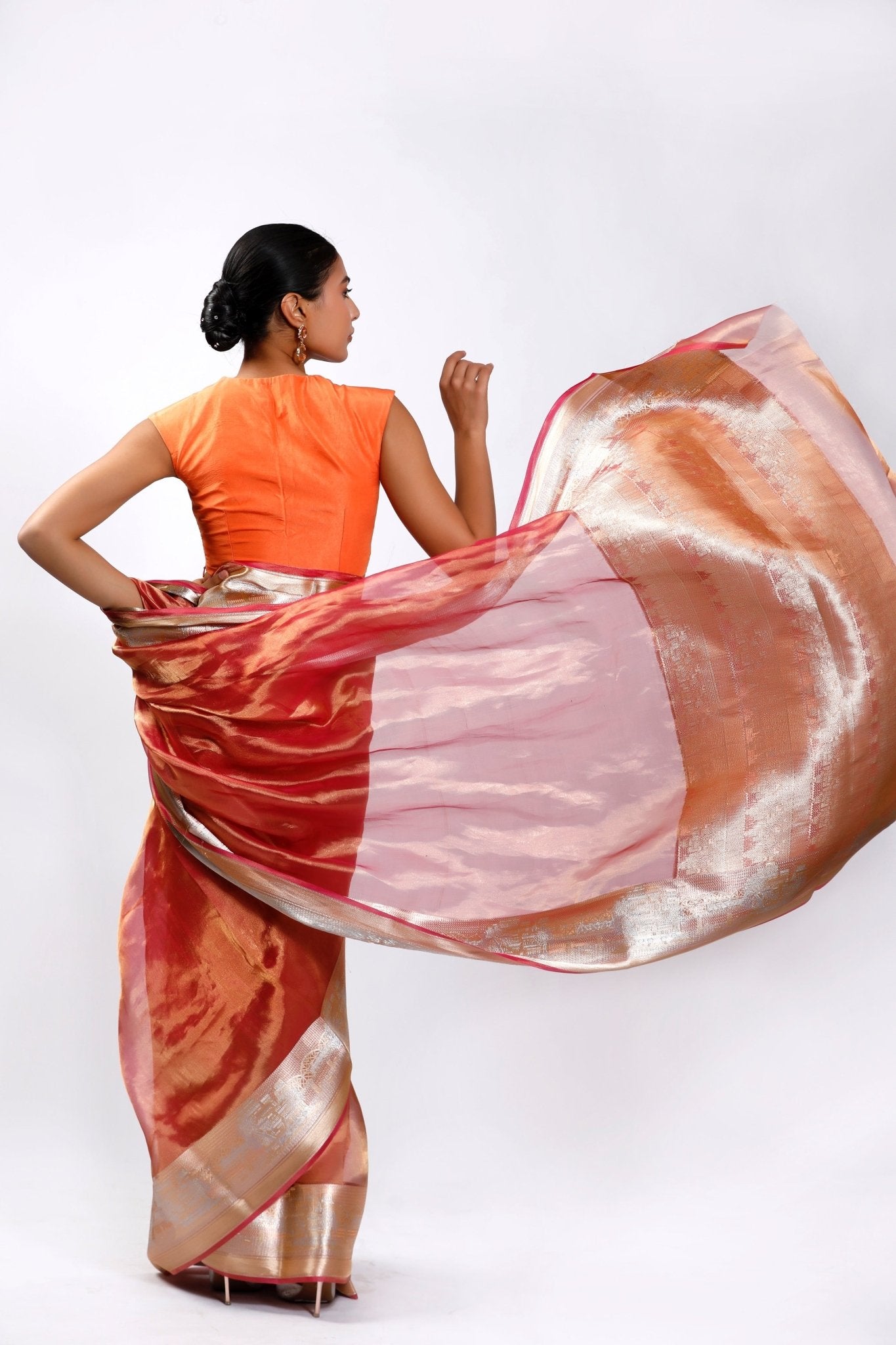 HANDWOVEN PEACH PINK CASA BLANCA SAREE - White Maison de Couture