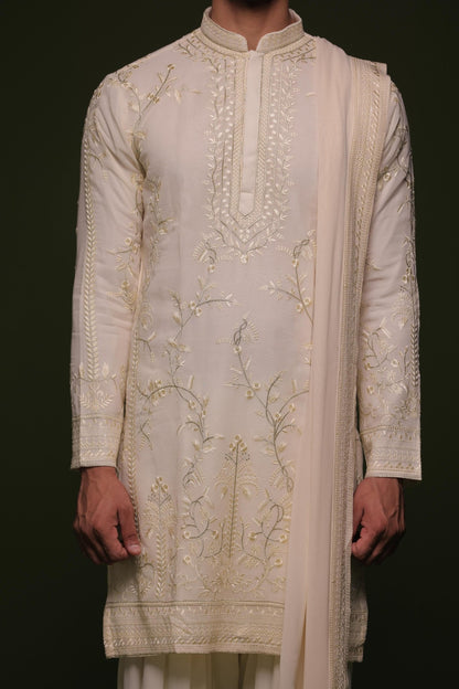 MARUT WHITE KURTA SET WITH PATIYALA AND DUPATTA - White Maison de Couture