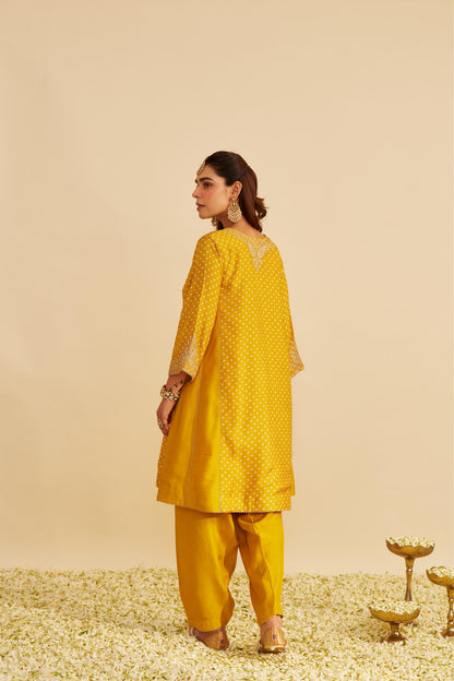 KAYRA - SHORT GATHERED CHAUGA WITH SALWAR