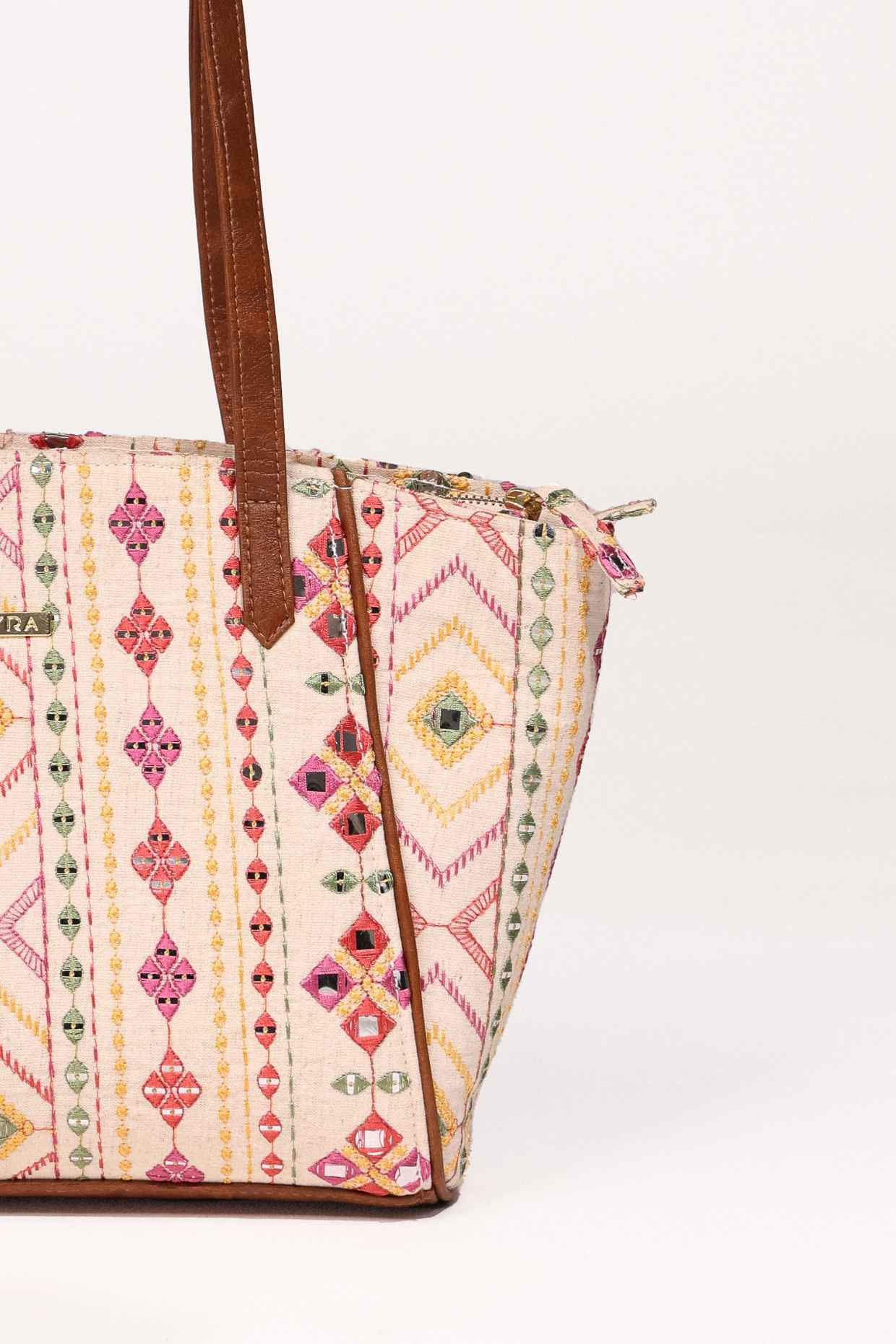 NADIA MIRROR EMBROIDERED TOTE BAG - White Maison de Couture