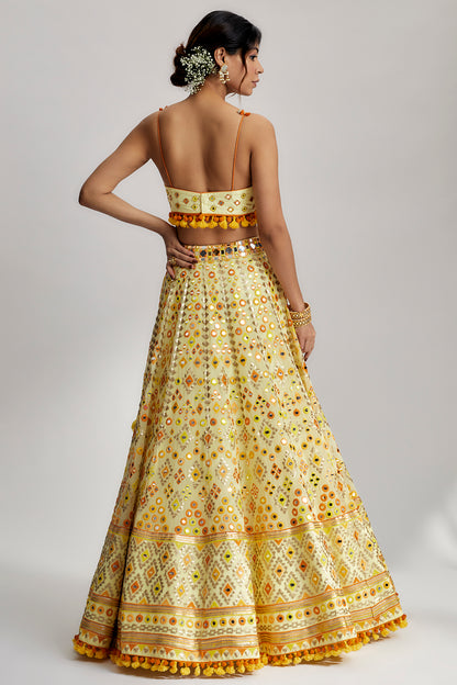 ASHI LEHENGA WITH CAPE SET