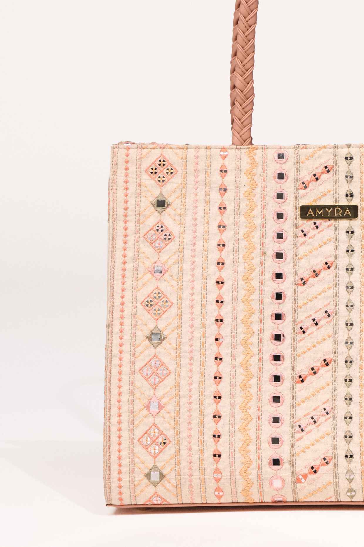 NOVA MIRROR EMBROIDERED BOX TOTE BAG - White Maison de Couture