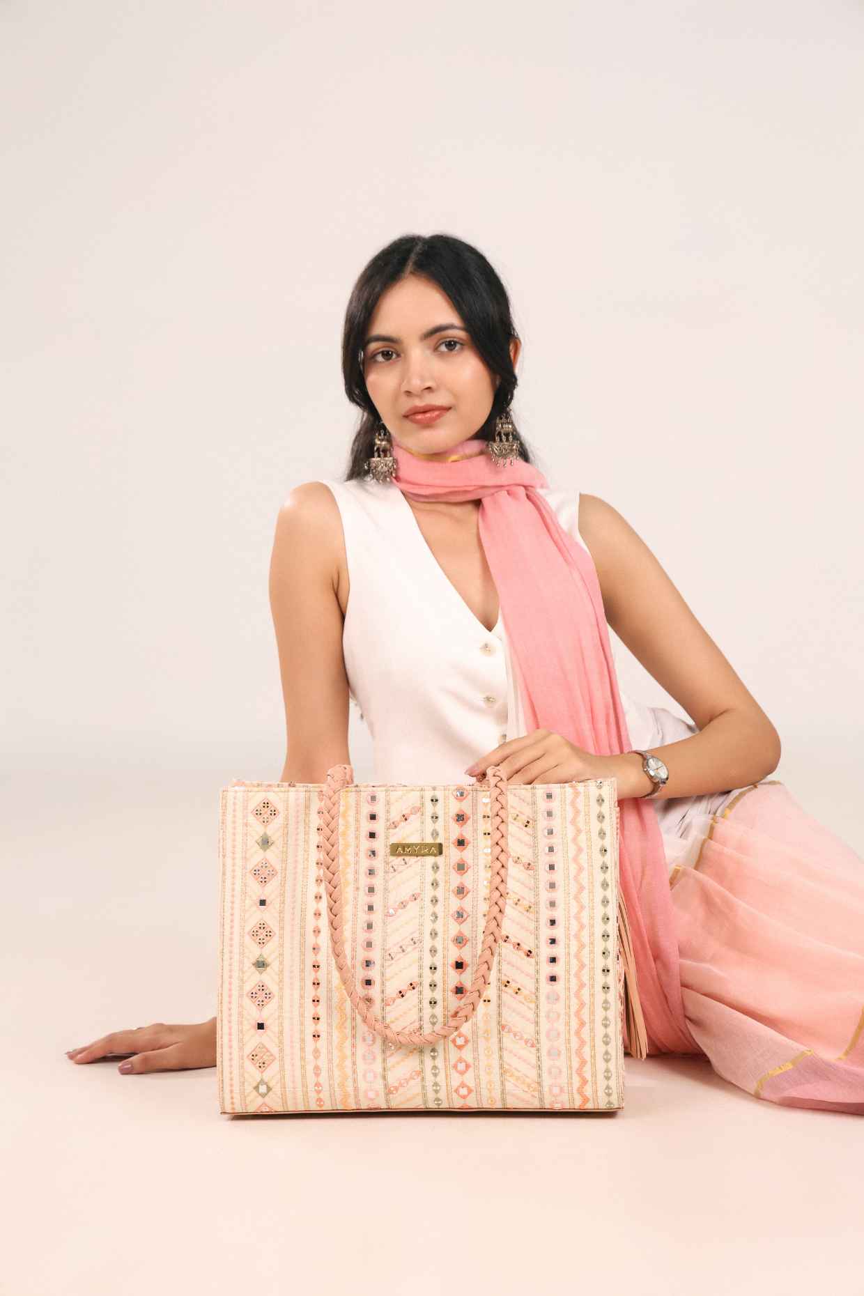 NOVA MIRROR EMBROIDERED BOX TOTE BAG - White Maison de Couture