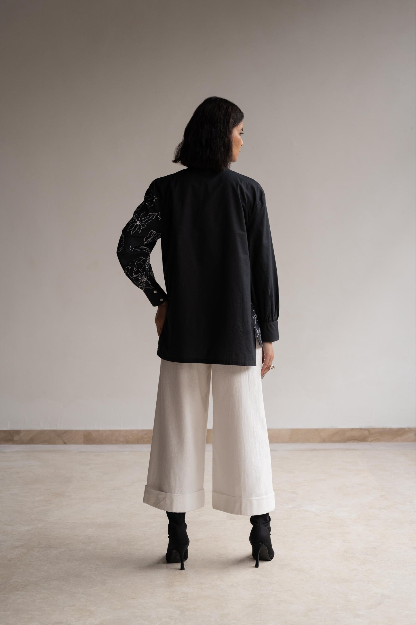 BLOSSOM BLACK SHIRT