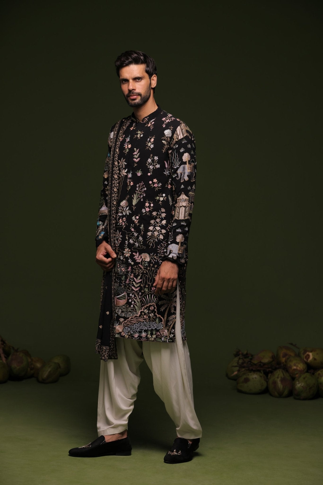 PITRI BLACK KURTA SET WITH PATIYALA AND DUPATTA - White Maison de Couture