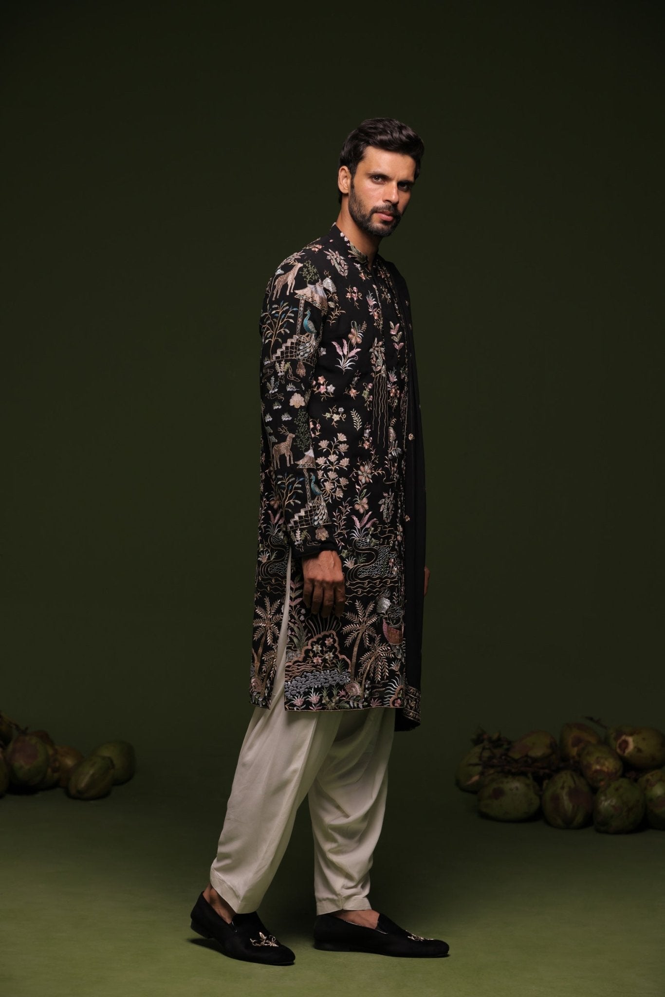 PITRI BLACK KURTA SET WITH PATIYALA AND DUPATTA - White Maison de Couture