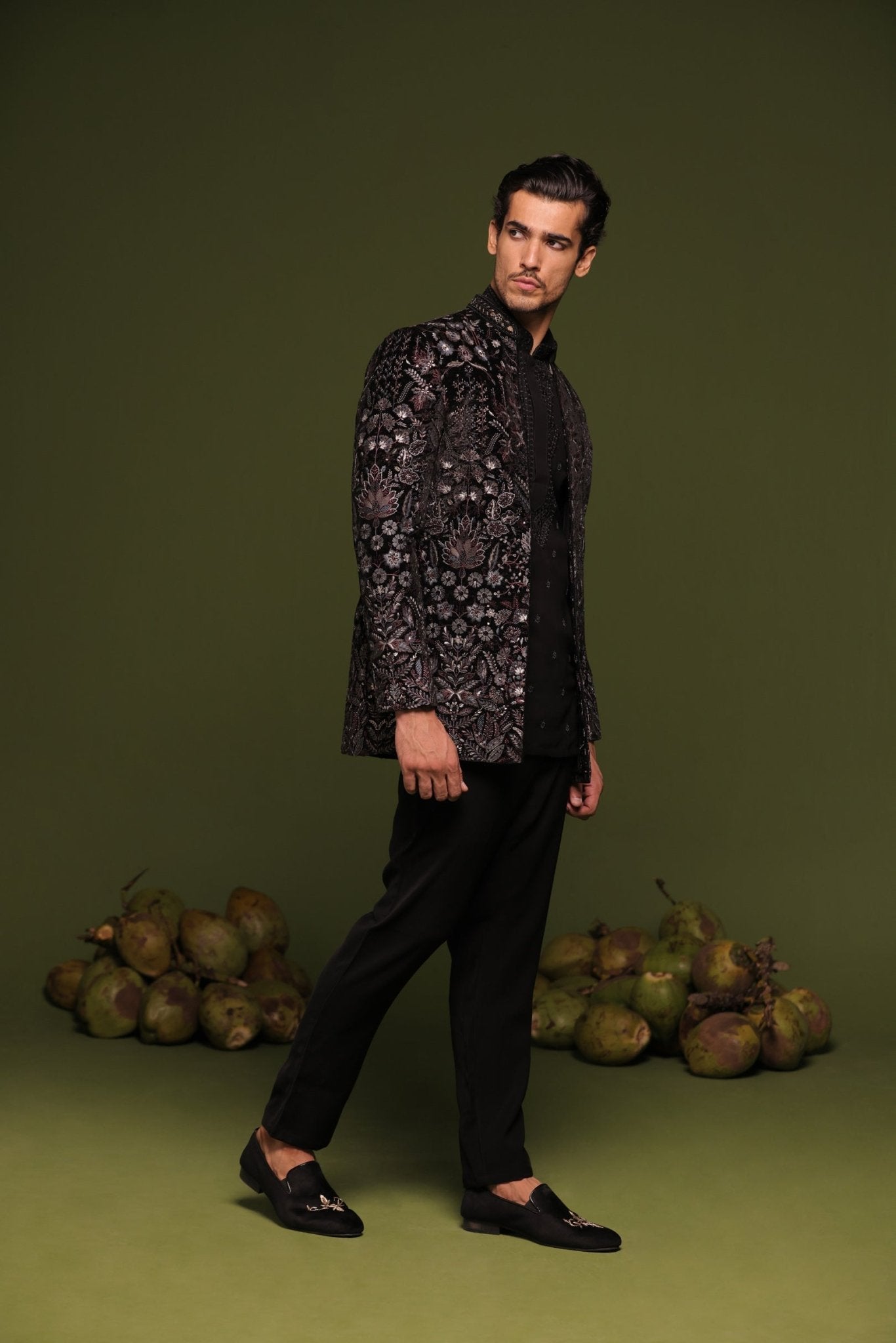 RAGHUNANDAN BLACK JODHPURI SET WITH SHIRT PANT - White Maison de Couture