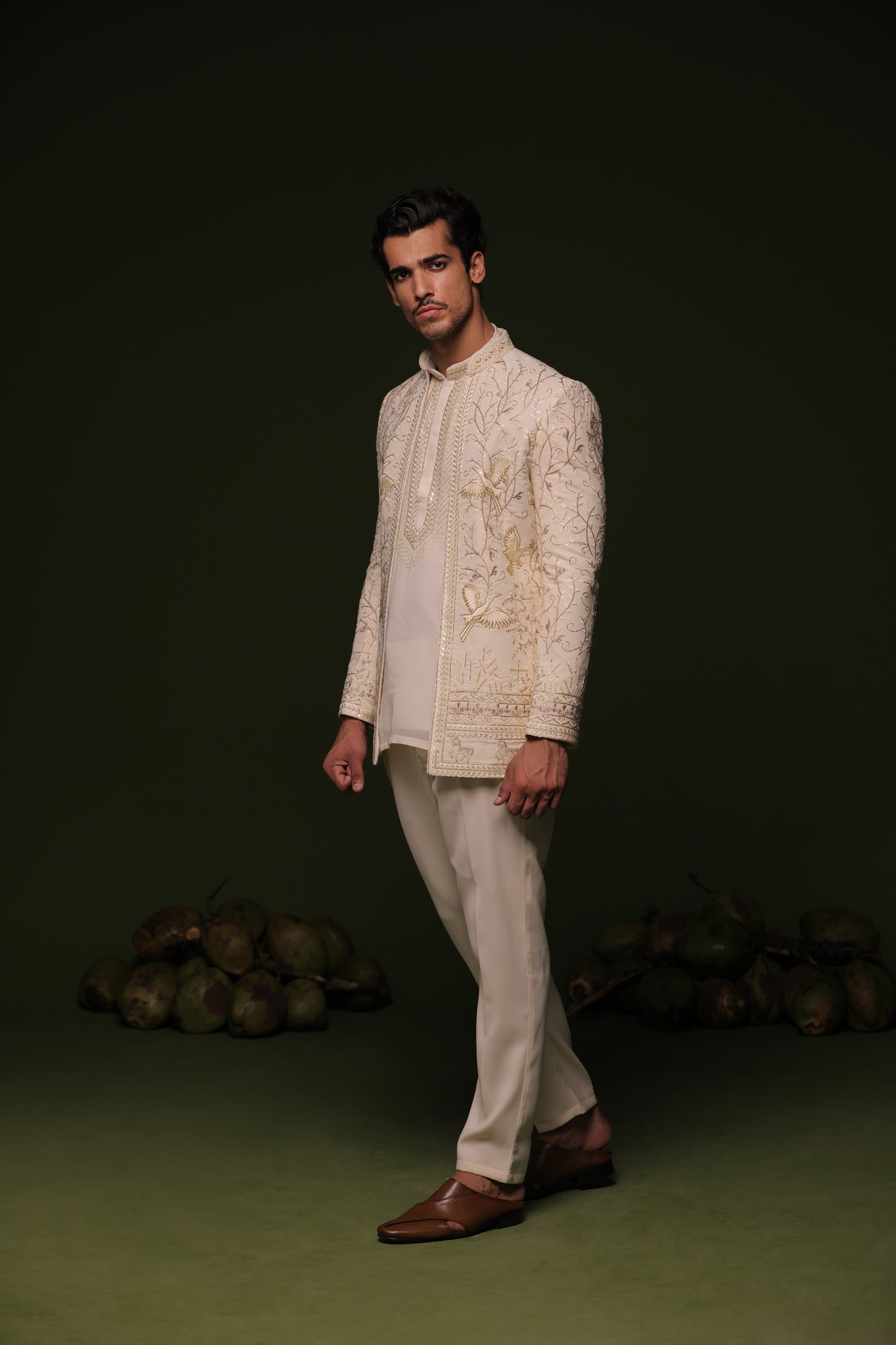 ITEESH IVORY JODHPURI SET WITH SHORT KURTA PANT