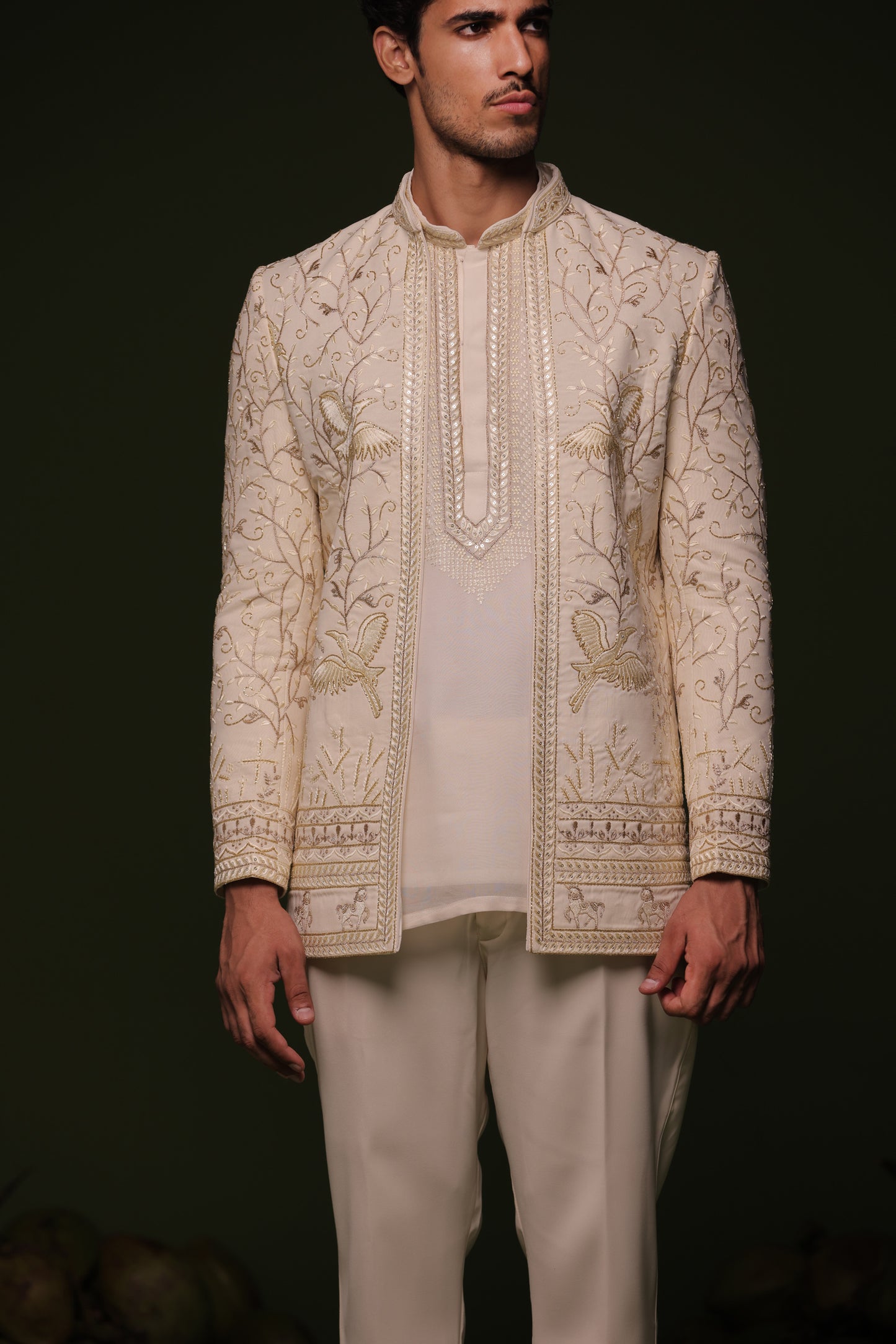 ITEESH IVORY JODHPURI SET WITH SHORT KURTA PANT