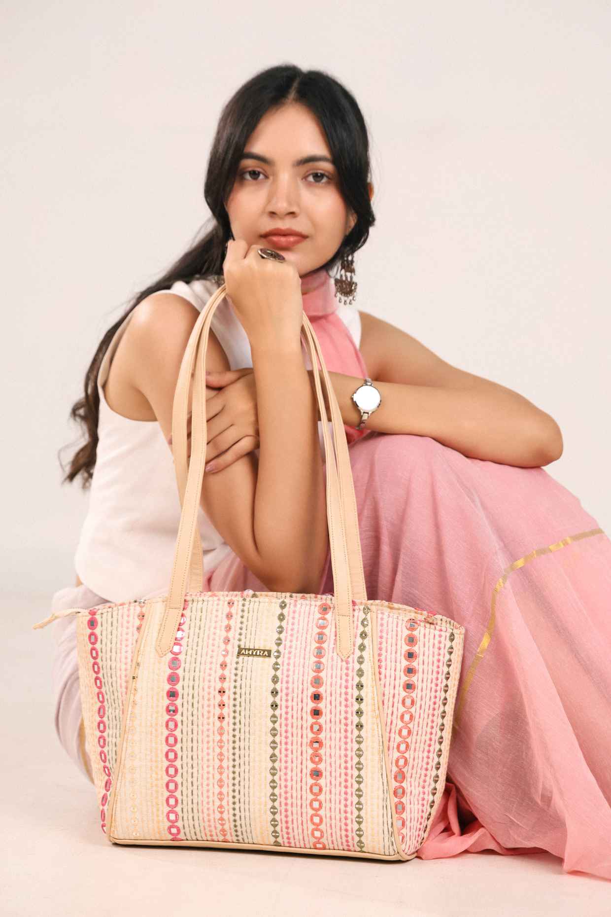 ZOEY EMBROIDERED MULTICOLOR TOTE BAG - White Maison de Couture