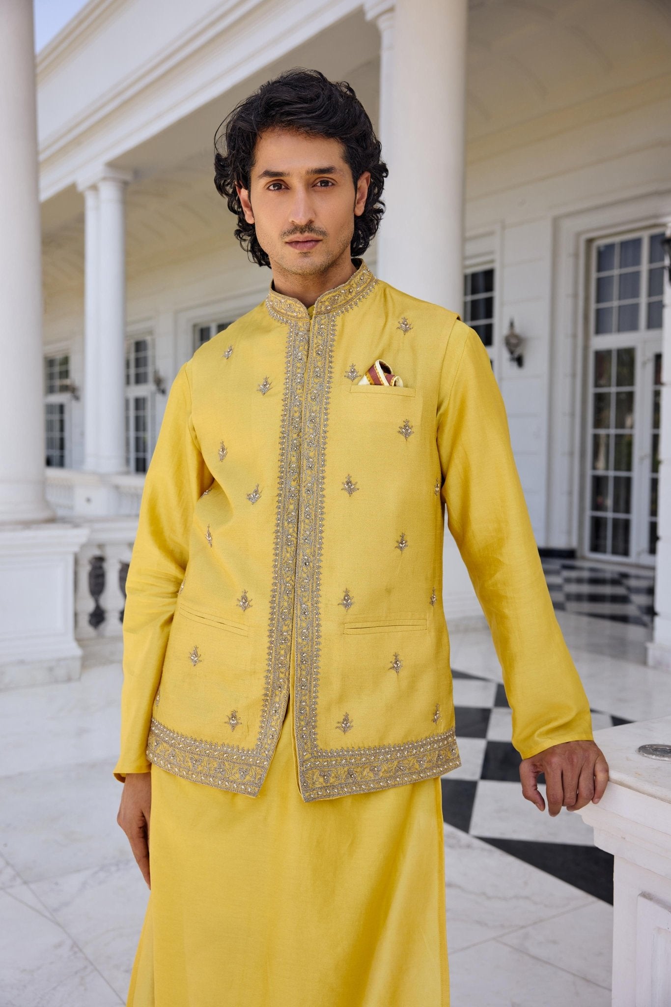 ZUNAID BANDI SET - White Maison de Couture