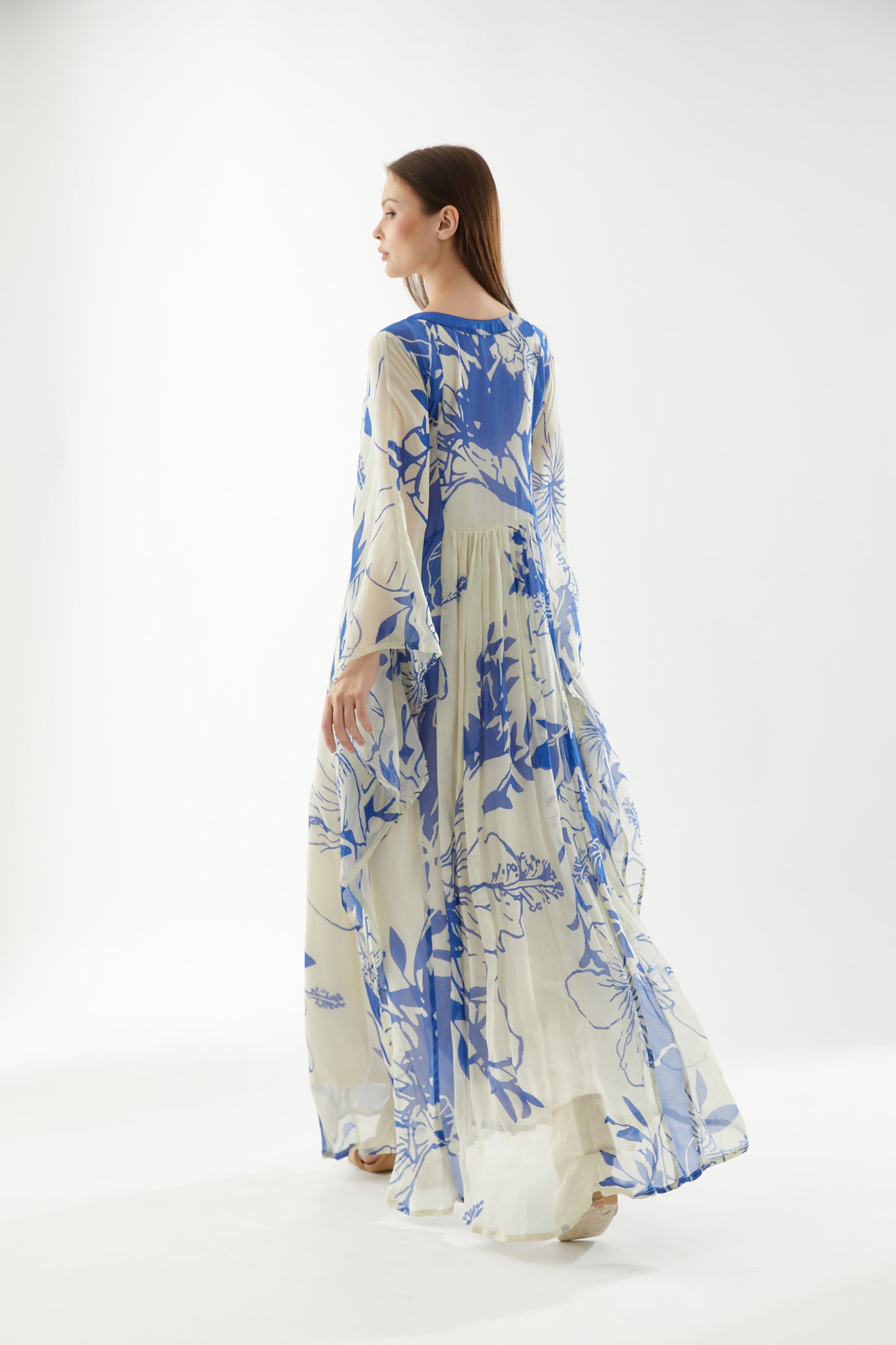 WHITE AND BLUE FLORAL KAFTAN