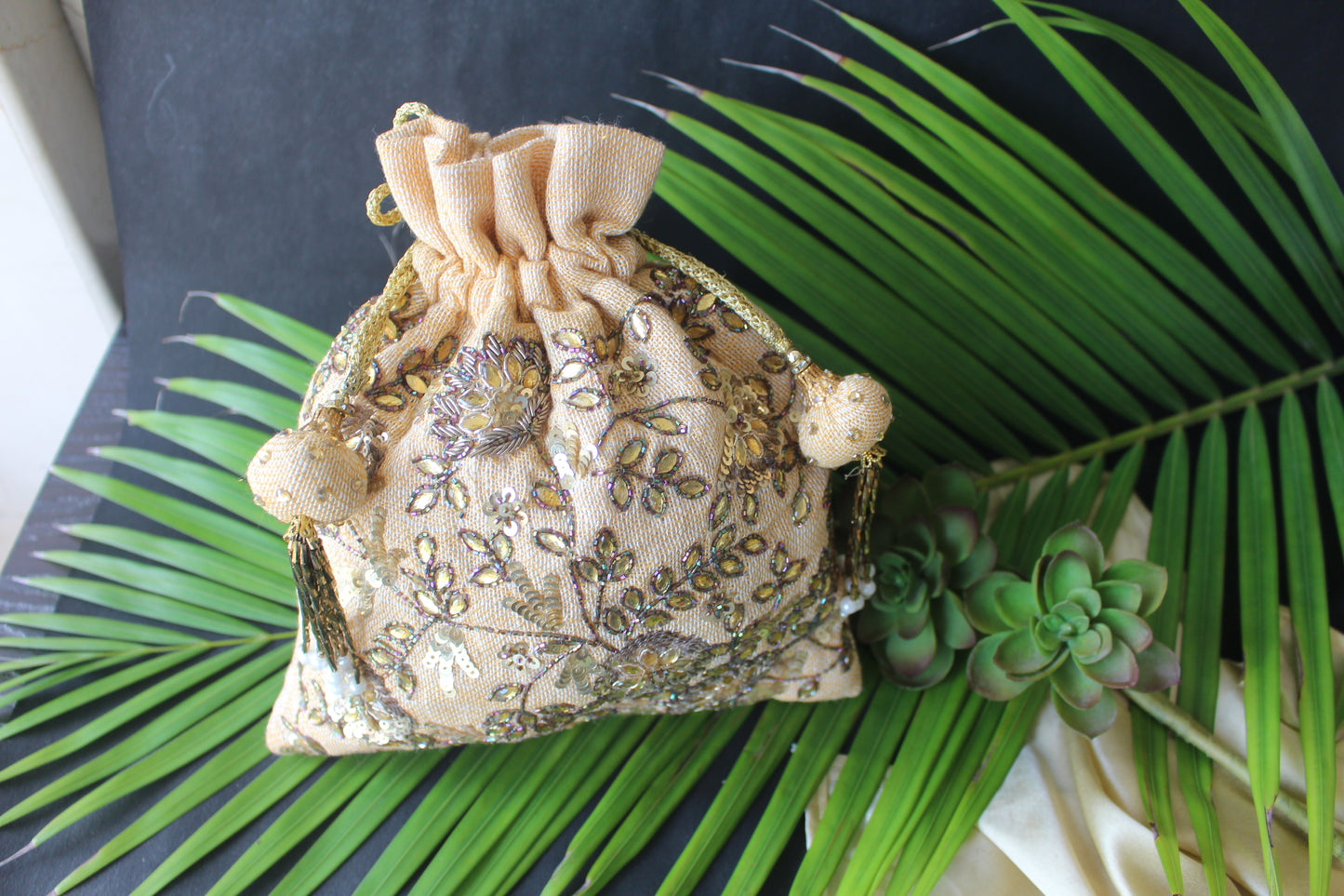 NUDE & CHAMPS JUTE HAND EMBROIDERED POTLI