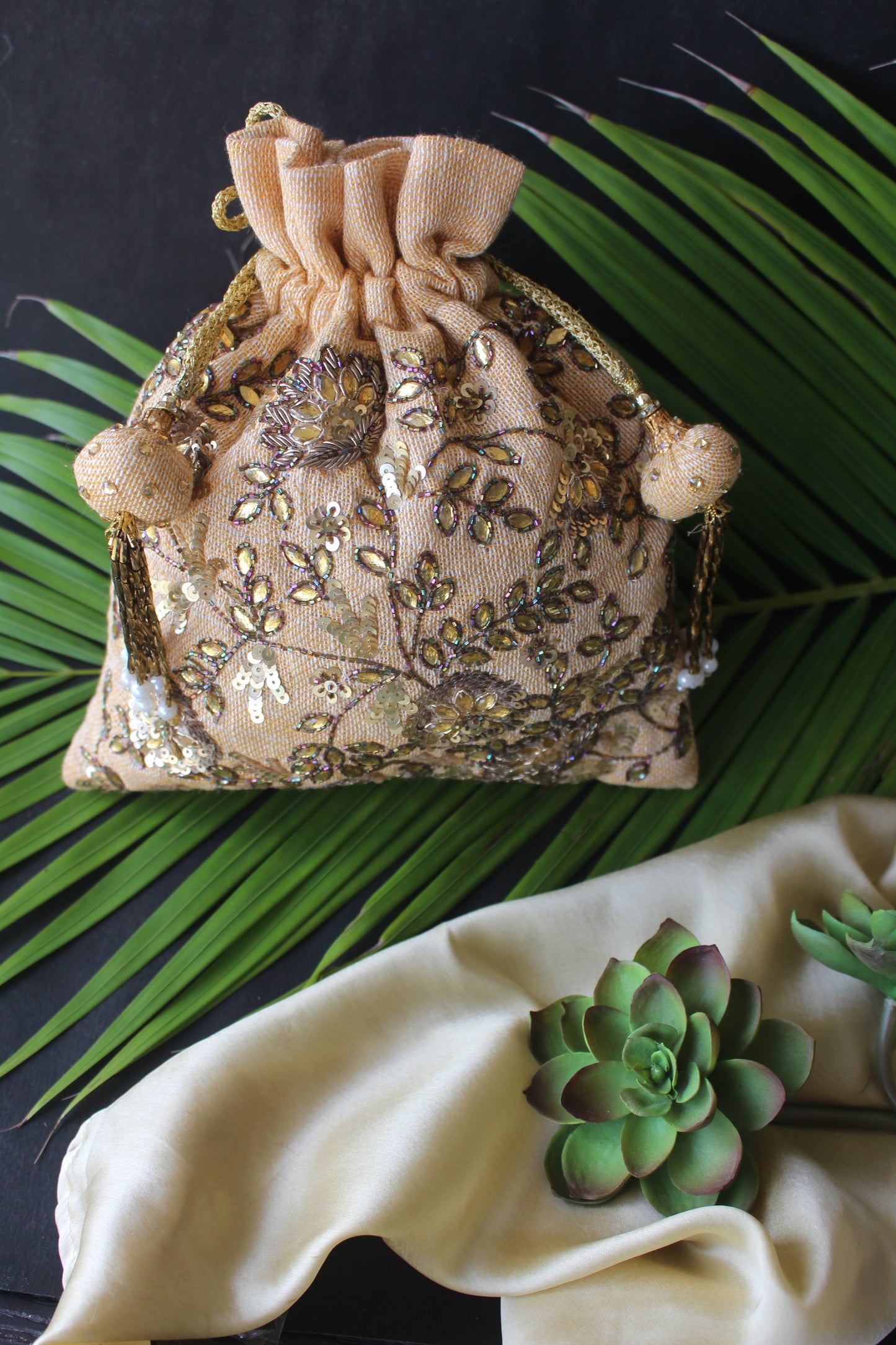 NUDE & CHAMPS JUTE HAND EMBROIDERED POTLI