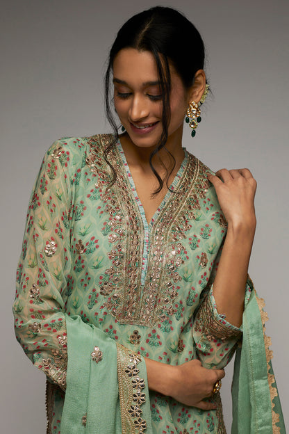 NUSRAT SHARARA SET