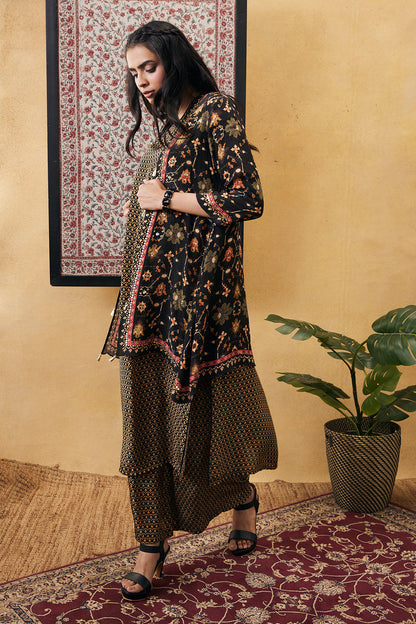 ZAHRA PRINTED KURTA SET WITH JACKET