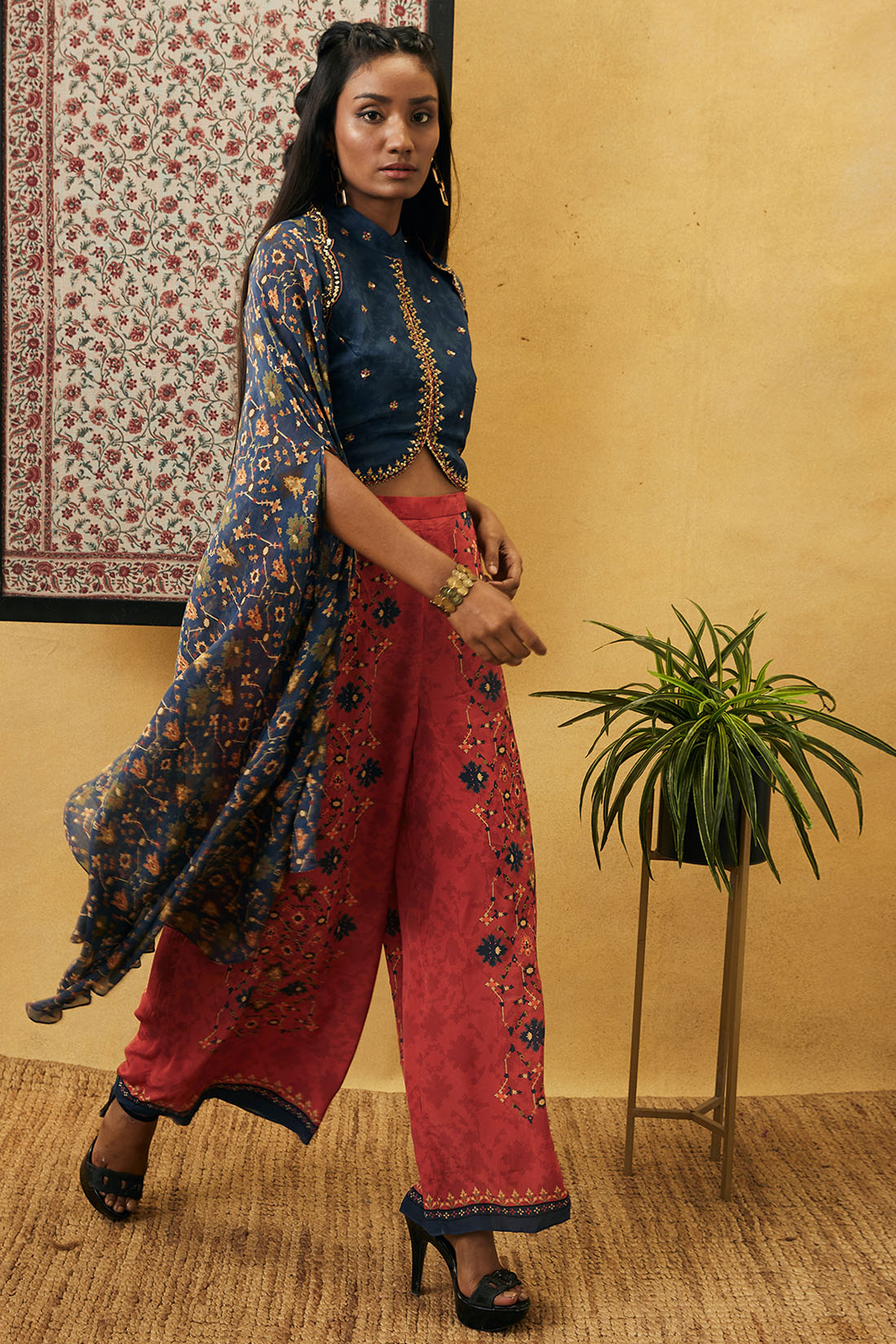 ZAHRA EMBROIDERED CO-ORD SET WITH CAPE