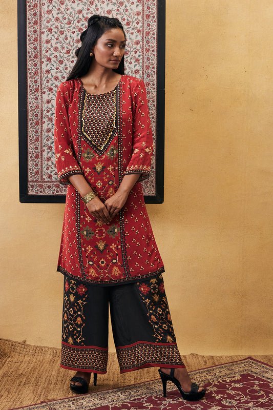 ZAHRA EMBROIDERED KURTA SET