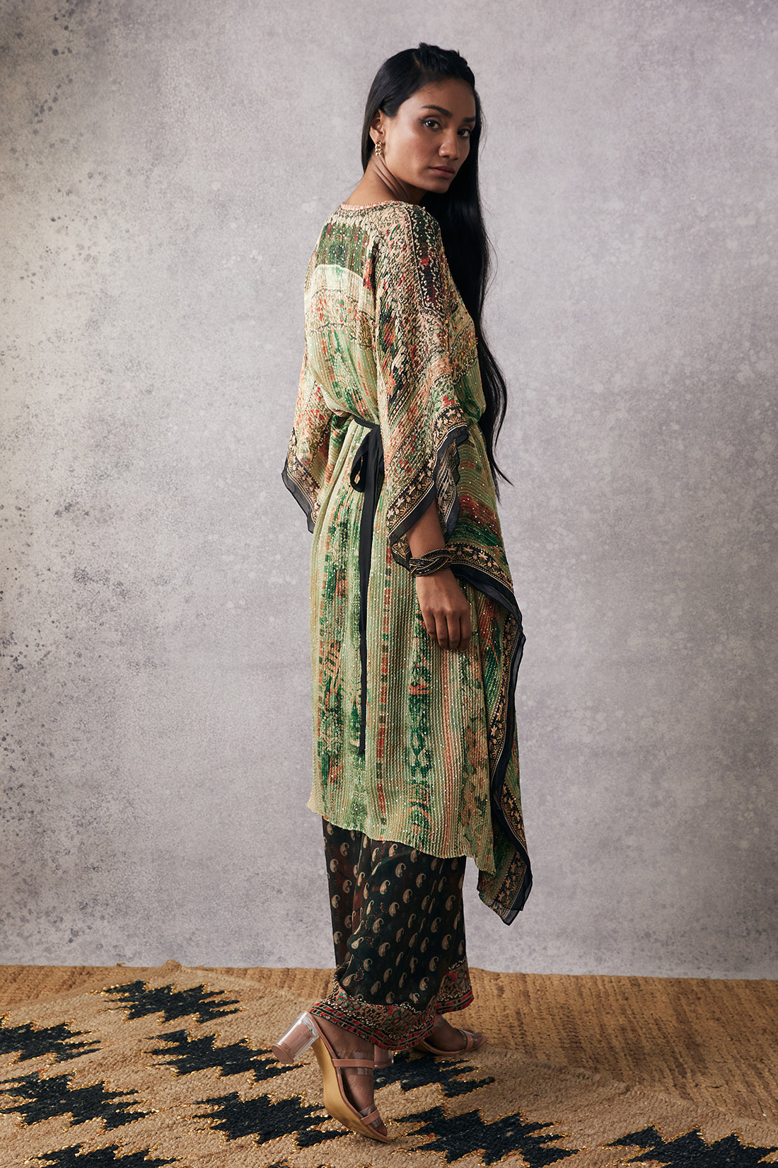 IKAYA EMBROIDERED KAFTAN SET WITH BELT